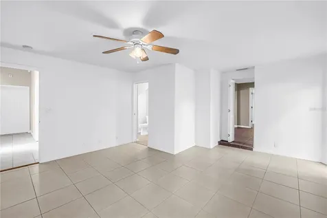 546 26th Avenue N St Petersburg FL 33704