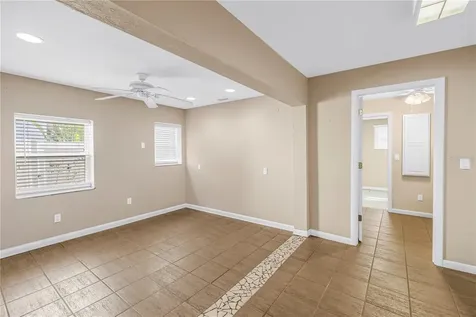 546 26th Avenue N St Petersburg FL 33704