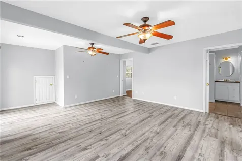 546 26th Avenue N St Petersburg FL 33704