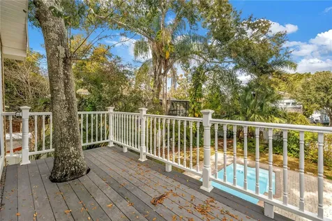 546 26th Avenue N St Petersburg FL 33704