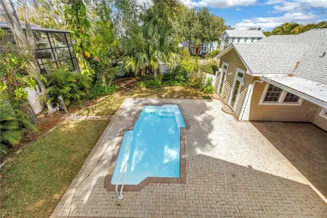 546 26th Avenue N St Petersburg FL 33704