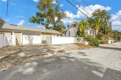 546 26th Avenue N St Petersburg FL 33704