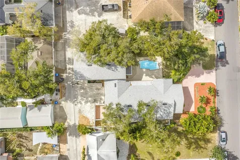 546 26th Avenue N St Petersburg FL 33704