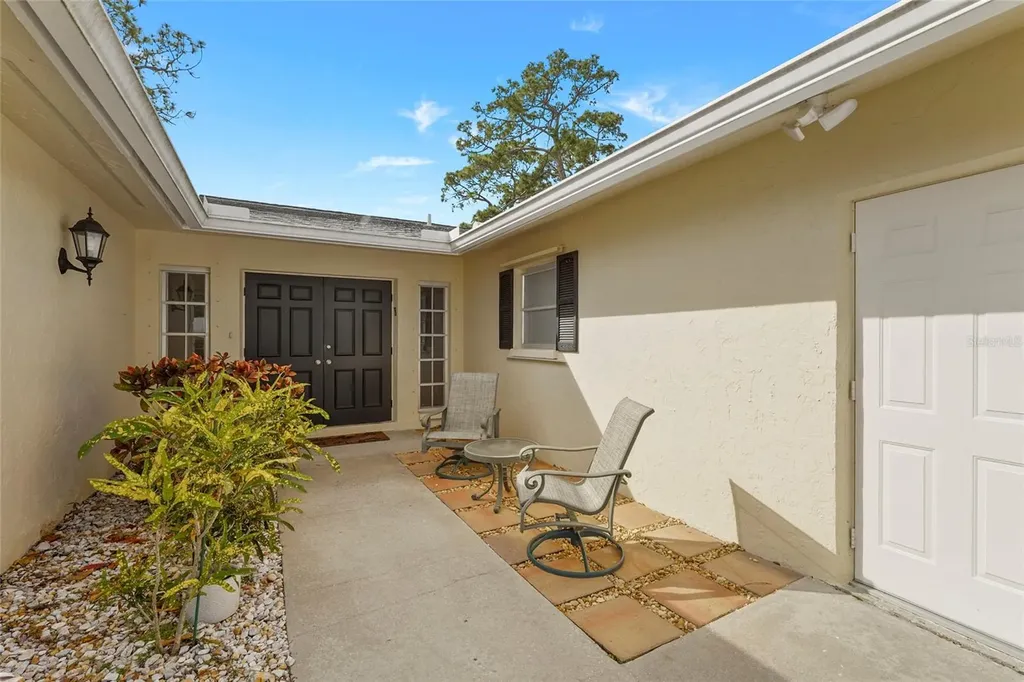 5524 Palm Aire Drive Sarasota FL 34243