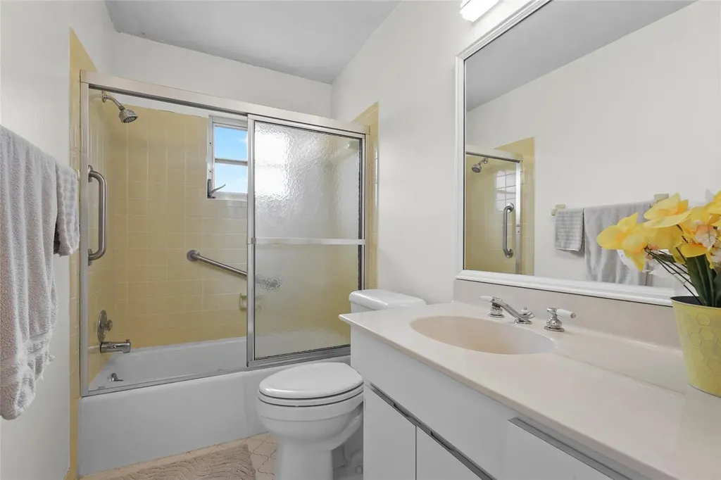 5524 Palm Aire Drive Sarasota FL 34243