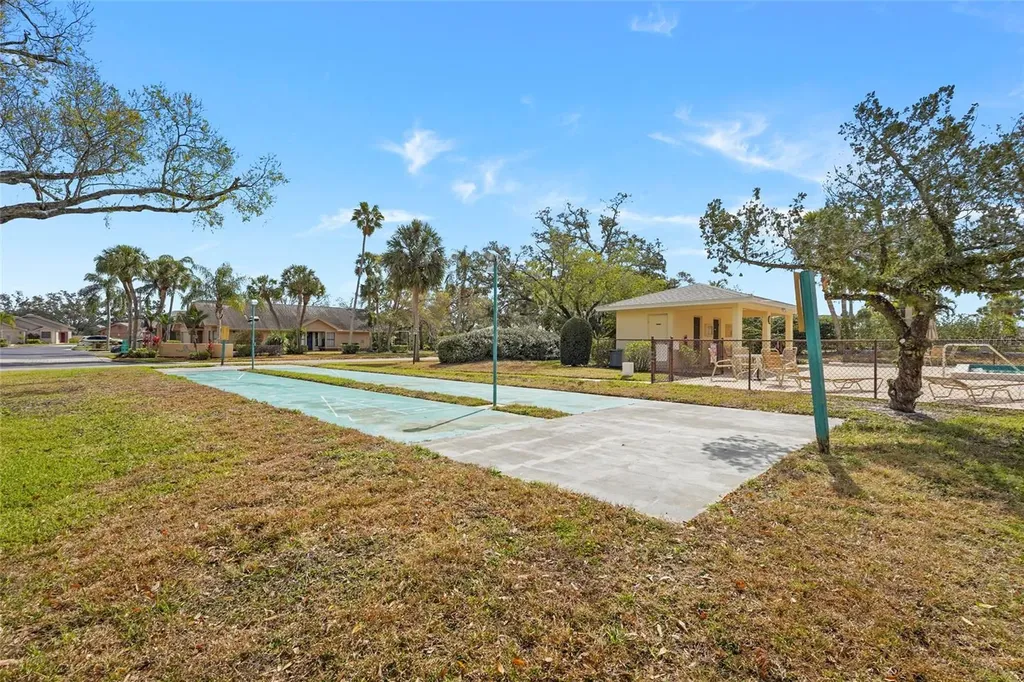 5524 Palm Aire Drive Sarasota FL 34243