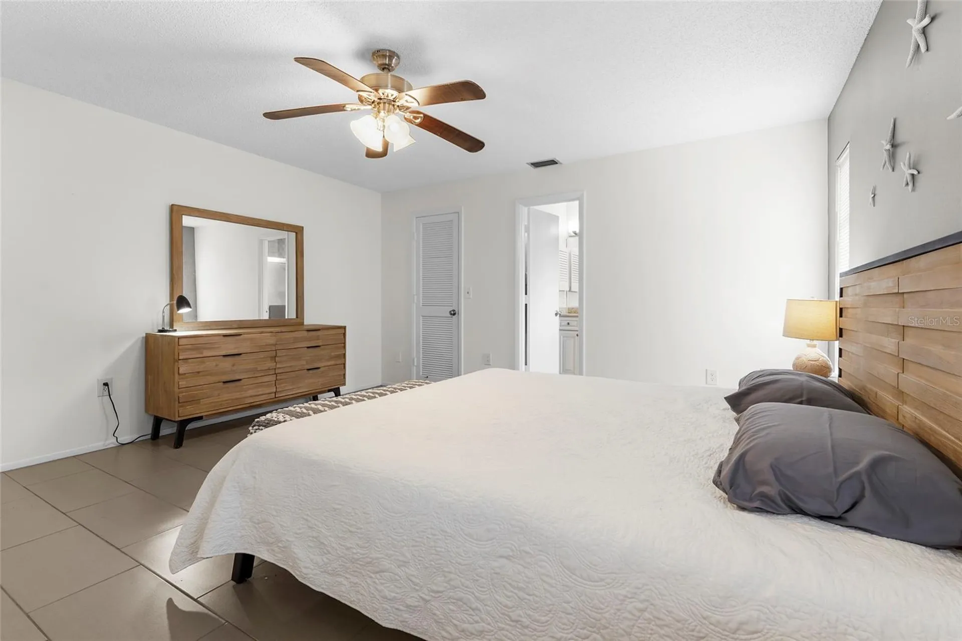 5524 Palm Aire Drive Sarasota FL 34243