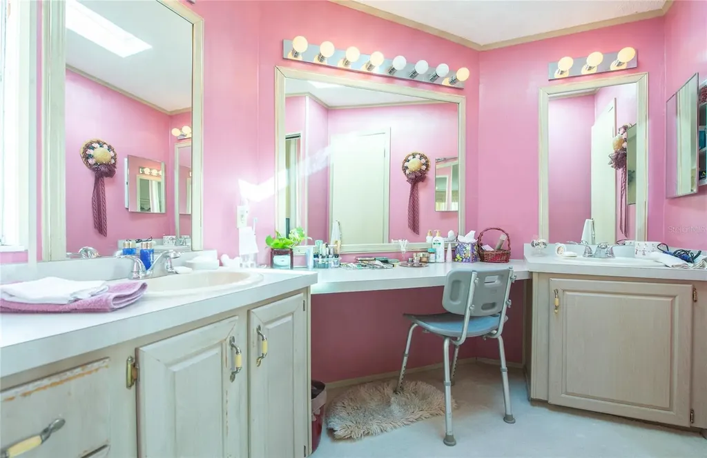 428 Pelican Drive S Oldsmar FL 34677