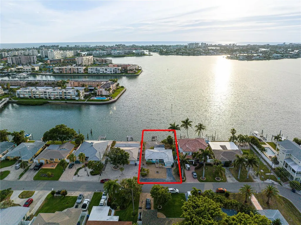 1425 Corey Way S South Pasadena FL 33707