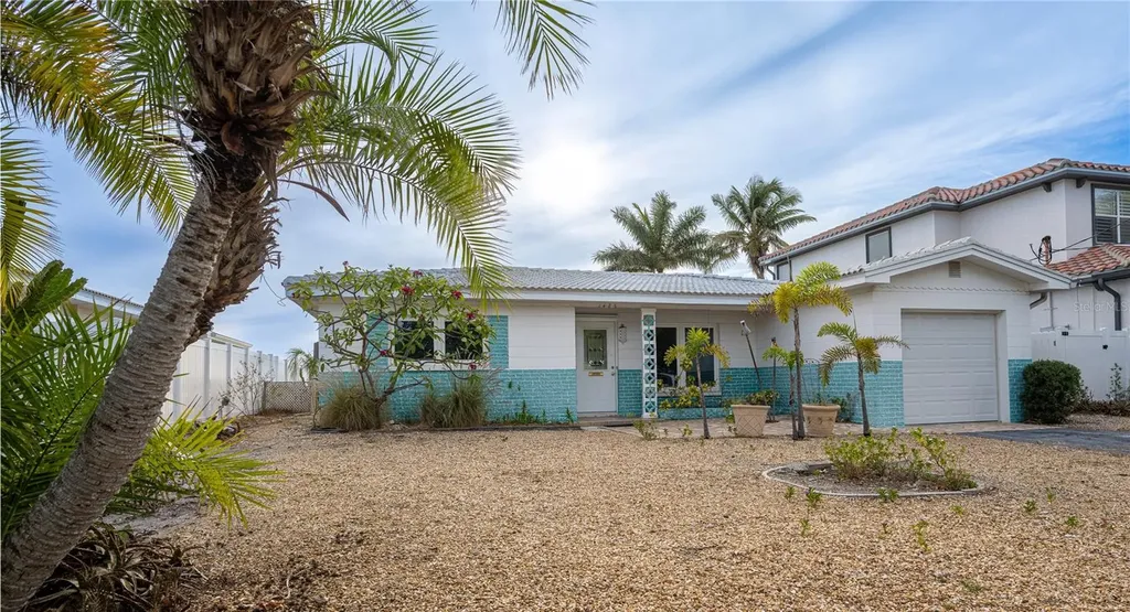 1425 Corey Way S South Pasadena FL 33707