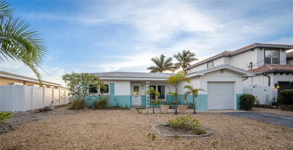 1425 Corey Way S South Pasadena FL 33707