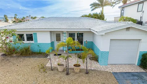 1425 Corey Way S South Pasadena FL 33707