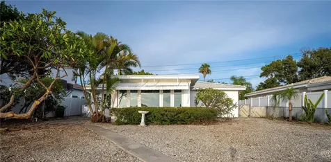 1425 Corey Way S South Pasadena FL 33707