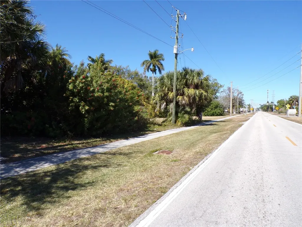 711 Cooper Street Punta Gorda FL 33950
