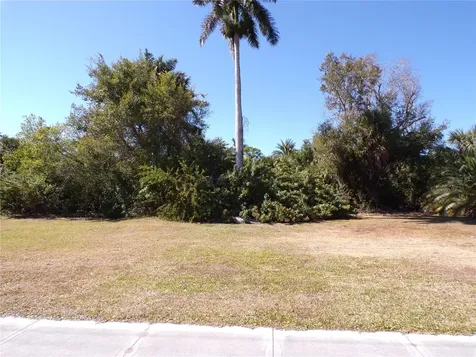 711 Cooper Street Punta Gorda FL 33950