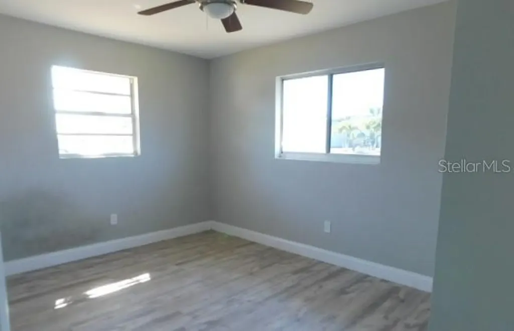 705 SW 9th Court Cape Coral FL 33991