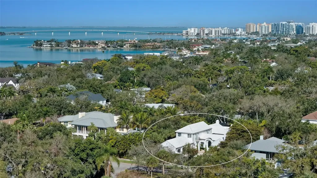 1729 Cherokee Drive Sarasota FL 34239