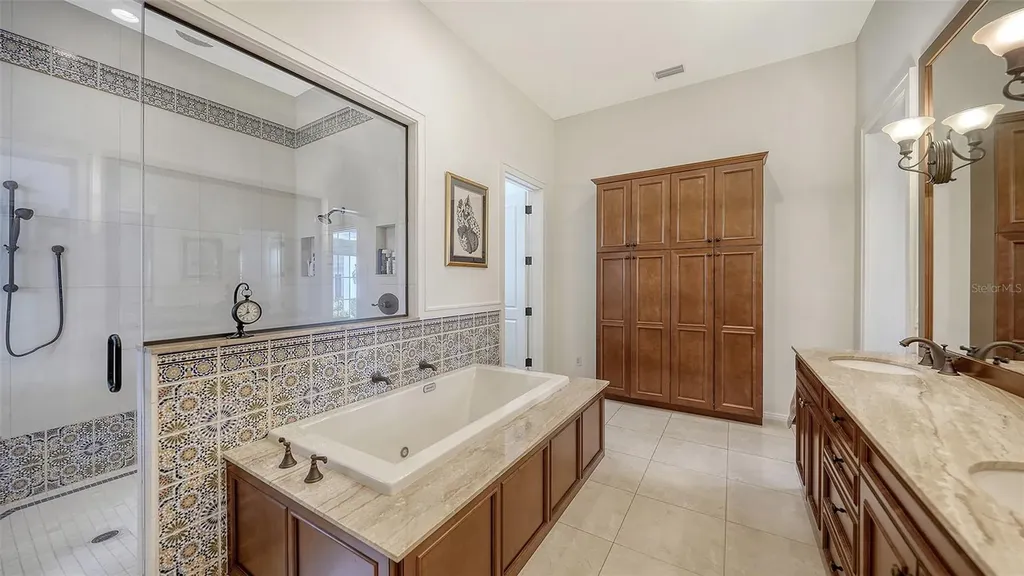 1729 Cherokee Drive Sarasota FL 34239