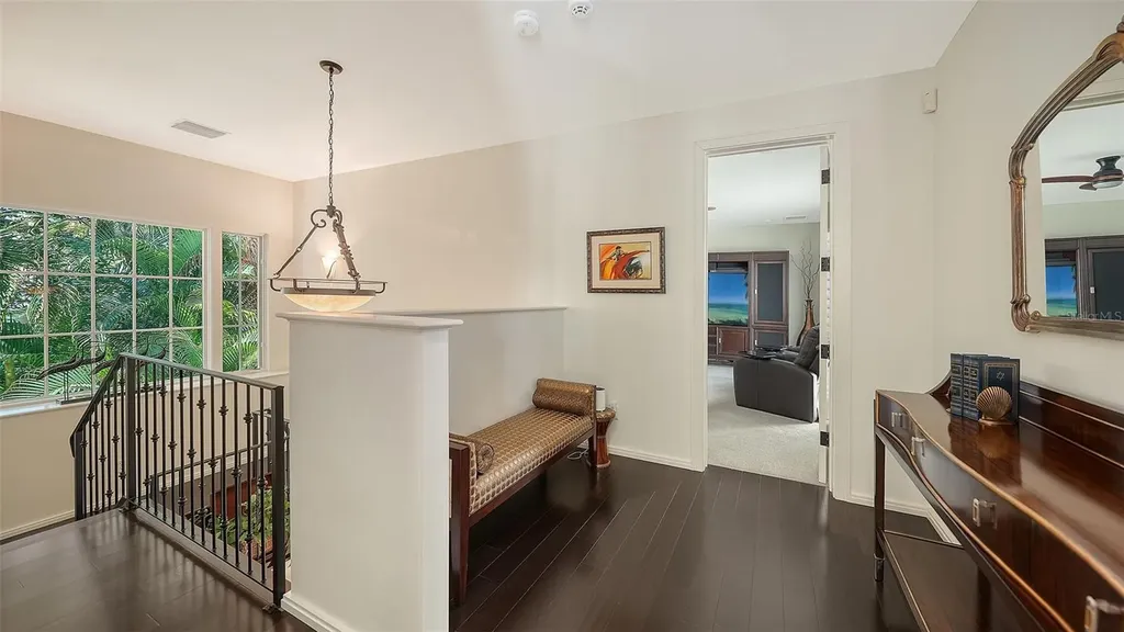 1729 Cherokee Drive Sarasota FL 34239