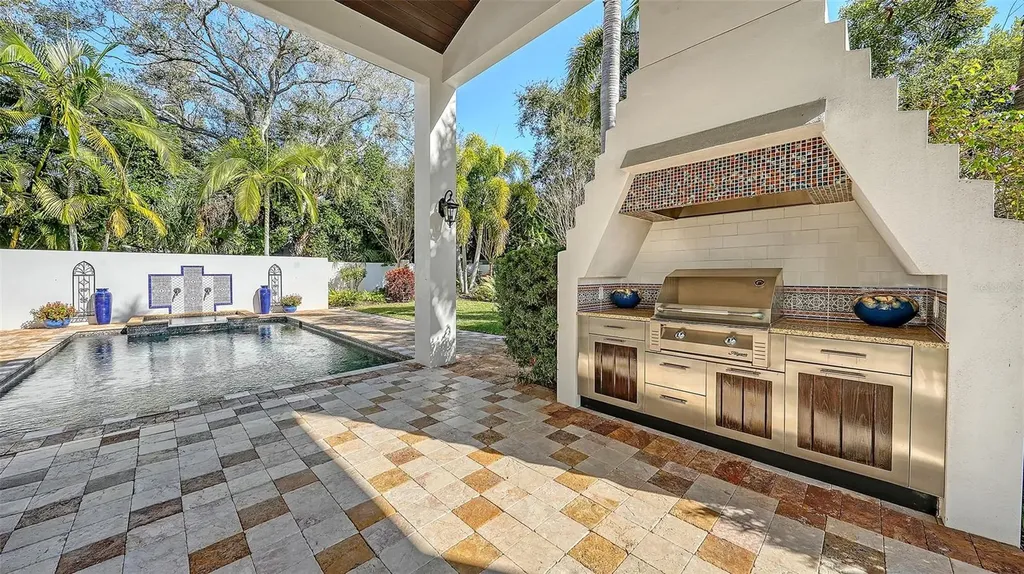 1729 Cherokee Drive Sarasota FL 34239