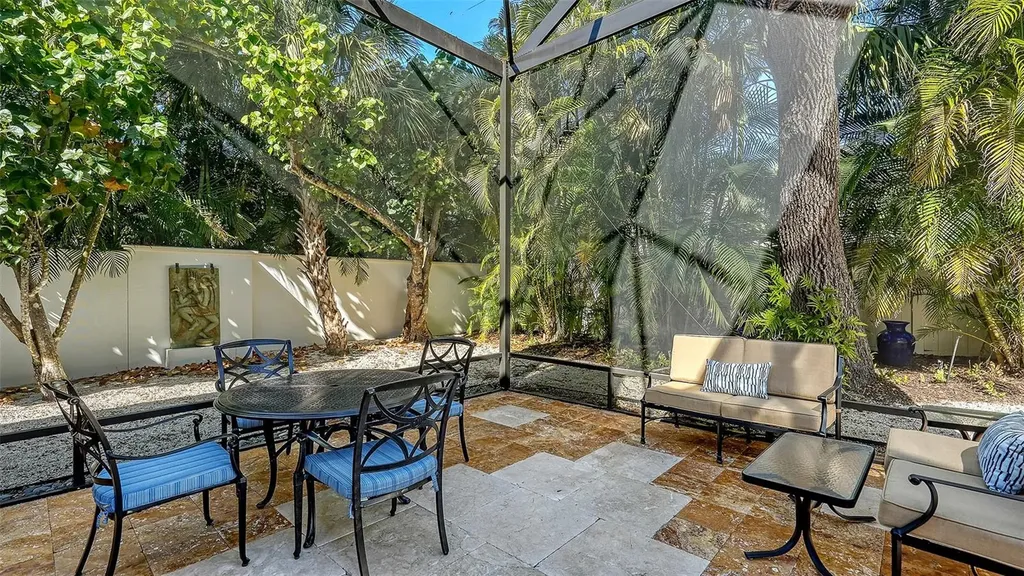 1729 Cherokee Drive Sarasota FL 34239
