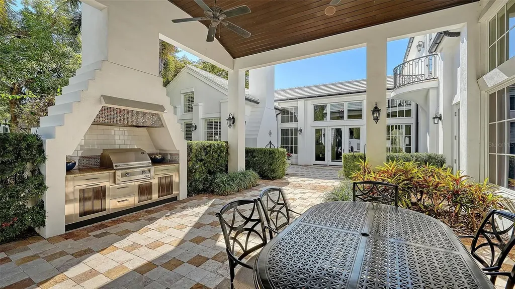 1729 Cherokee Drive Sarasota FL 34239