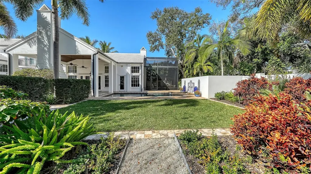 1729 Cherokee Drive Sarasota FL 34239