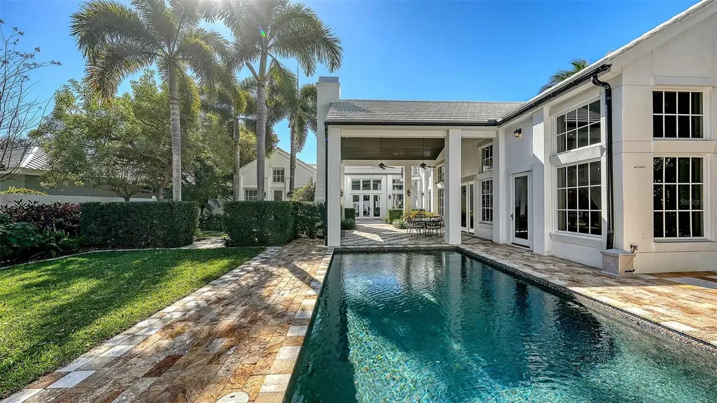 1729 Cherokee Drive Sarasota FL 34239
