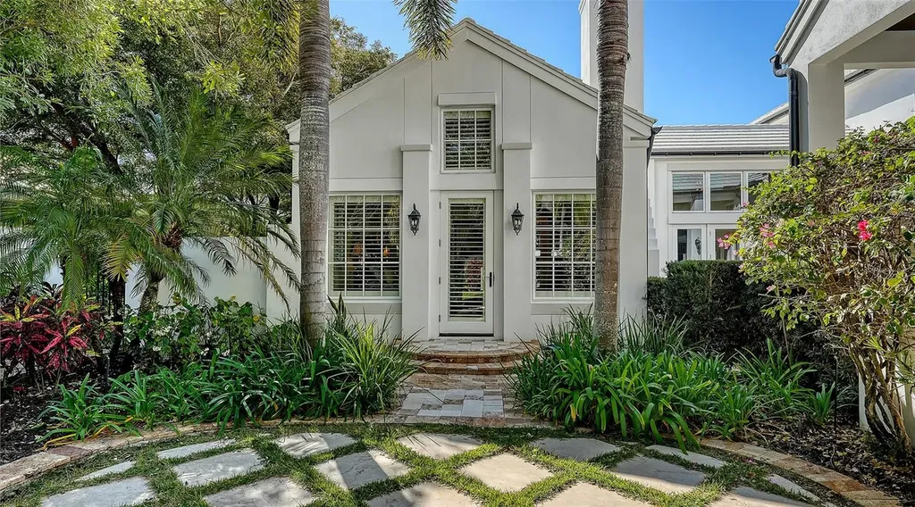 1729 Cherokee Drive Sarasota FL 34239
