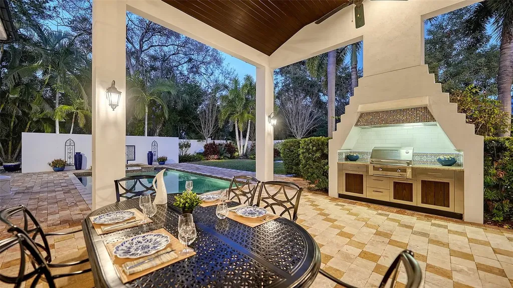 1729 Cherokee Drive Sarasota FL 34239