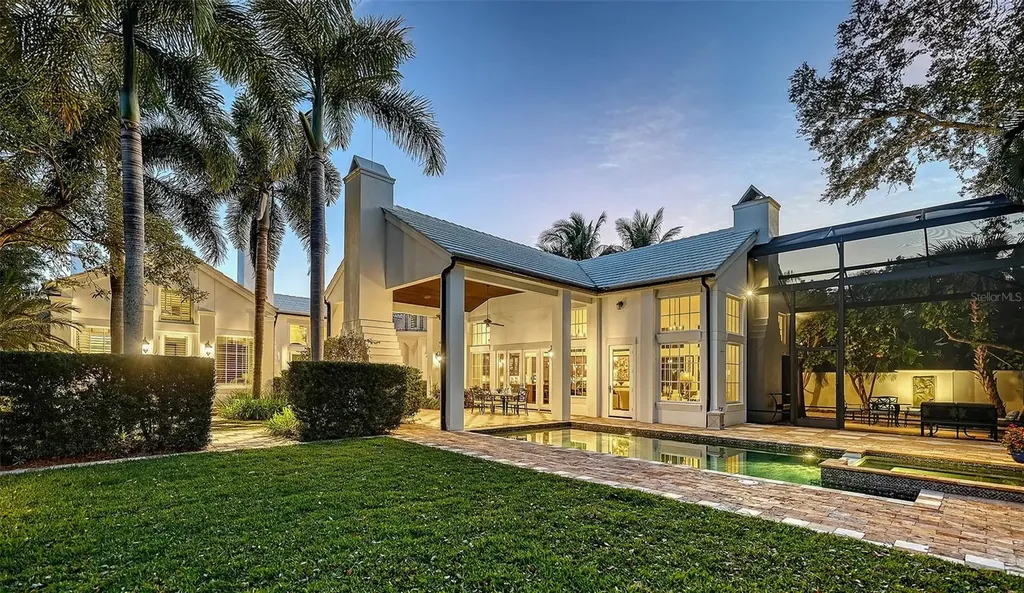 1729 Cherokee Drive Sarasota FL 34239