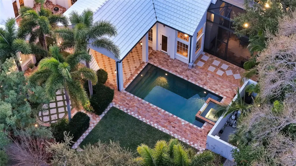 1729 Cherokee Drive Sarasota FL 34239