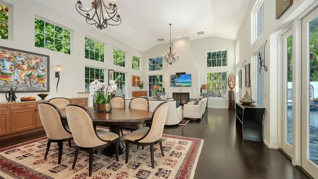 1729 Cherokee Drive Sarasota FL 34239