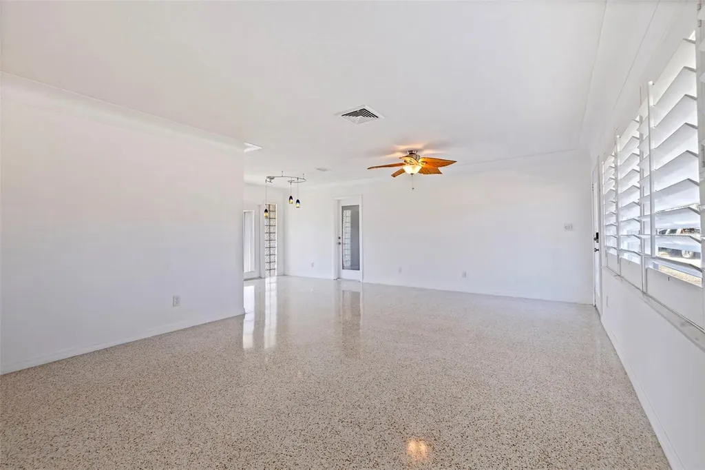 7906 4th Avenue S St Petersburg FL 33707