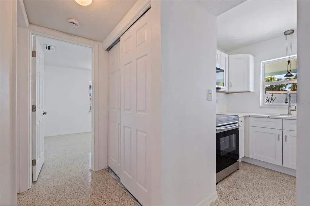 7906 4th Avenue S St Petersburg FL 33707