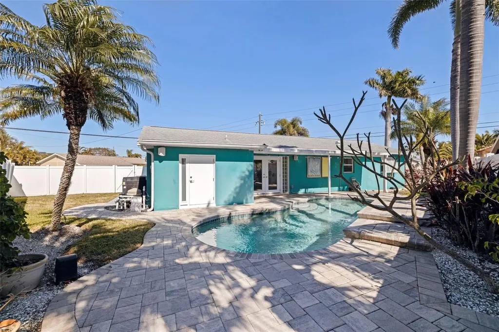 7906 4th Avenue S St Petersburg FL 33707
