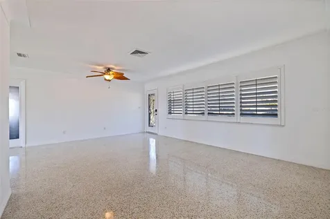 7906 4th Avenue S St Petersburg FL 33707
