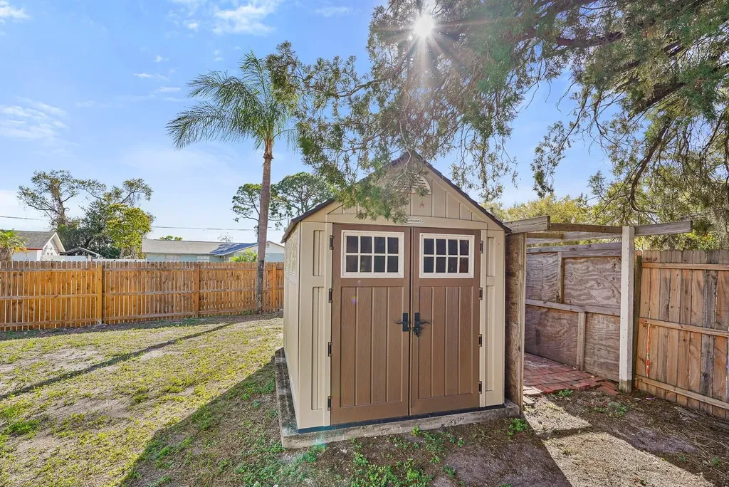 635 Melody Circle Sarasota FL 34237