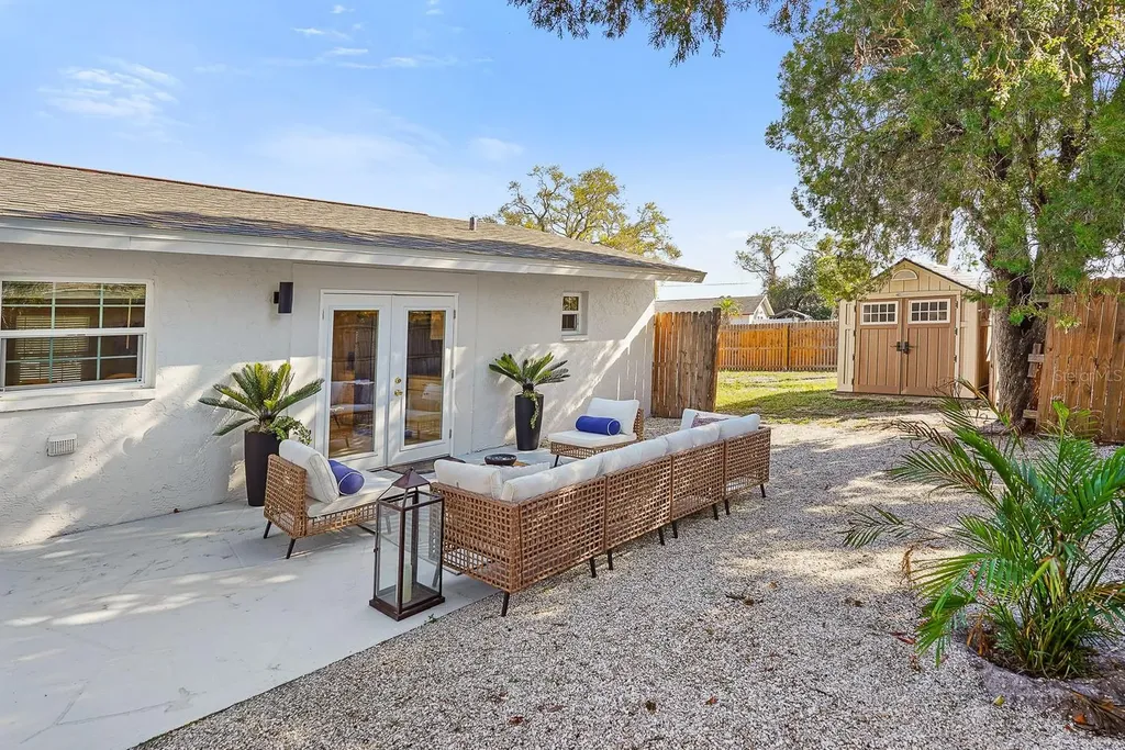 635 Melody Circle Sarasota FL 34237