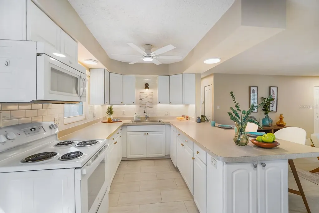 635 Melody Circle Sarasota FL 34237