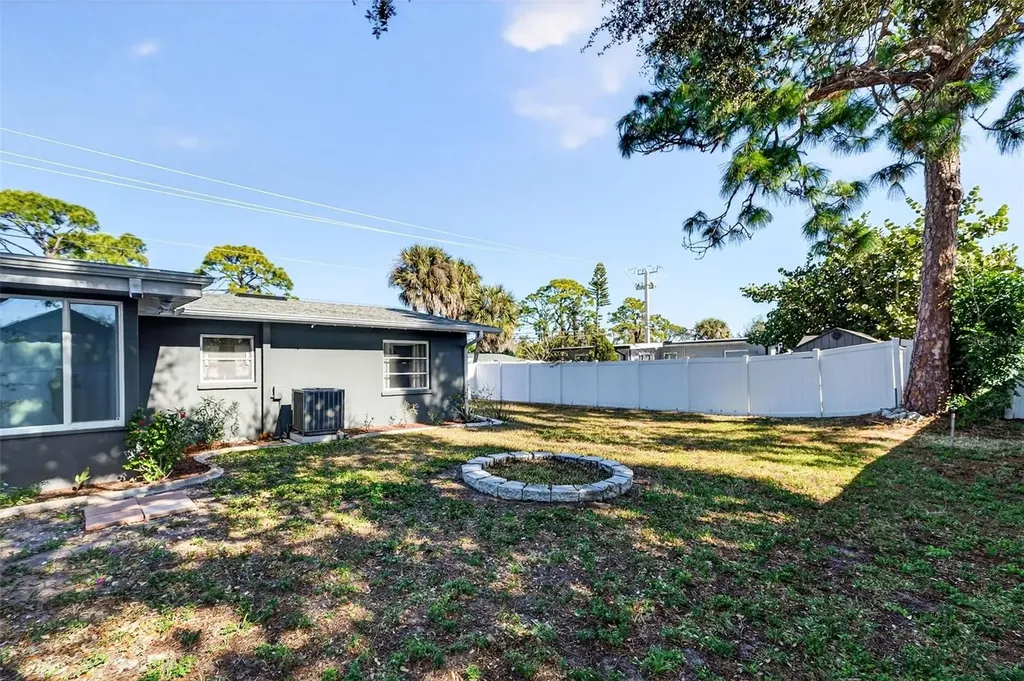 405 W Seminole Drive Venice FL 34293