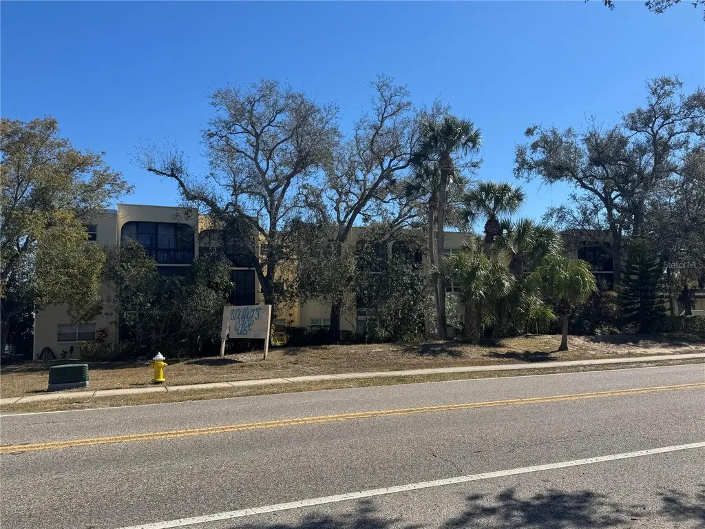11485 Oakhurst Road Largo FL 33774