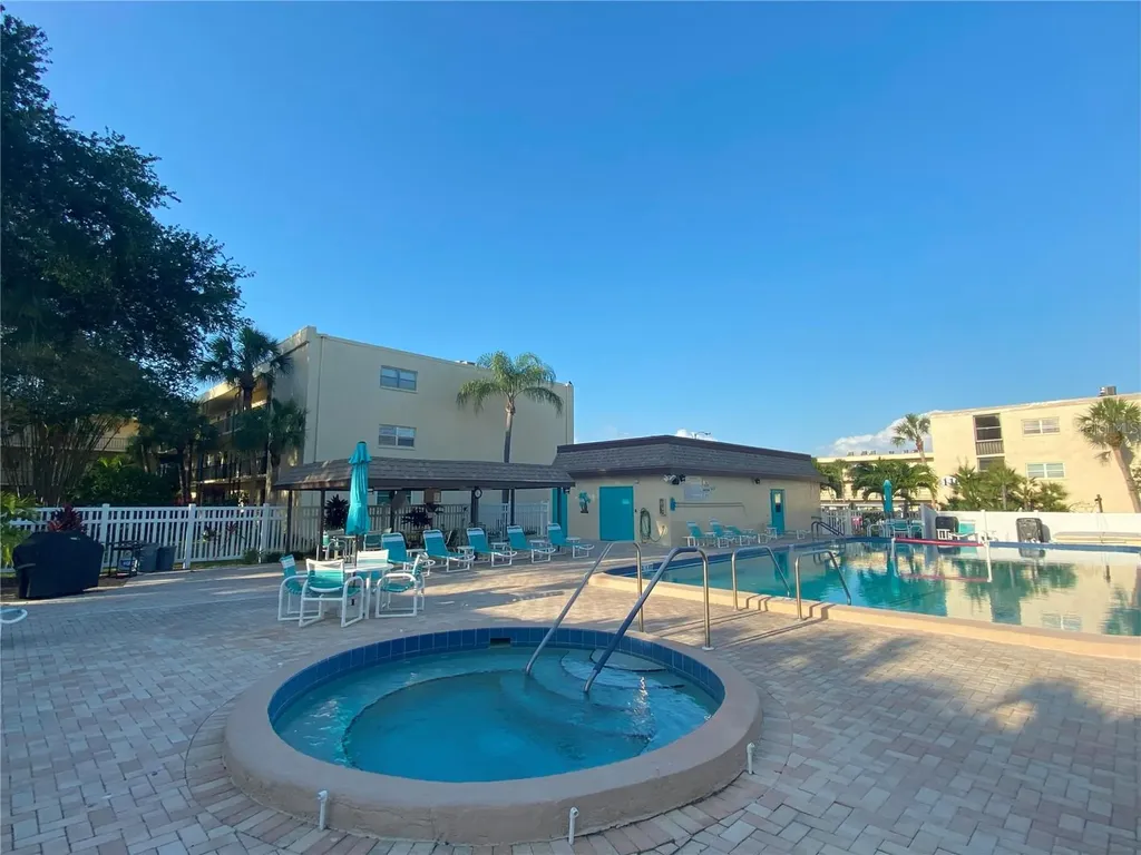 11485 Oakhurst Road Largo FL 33774