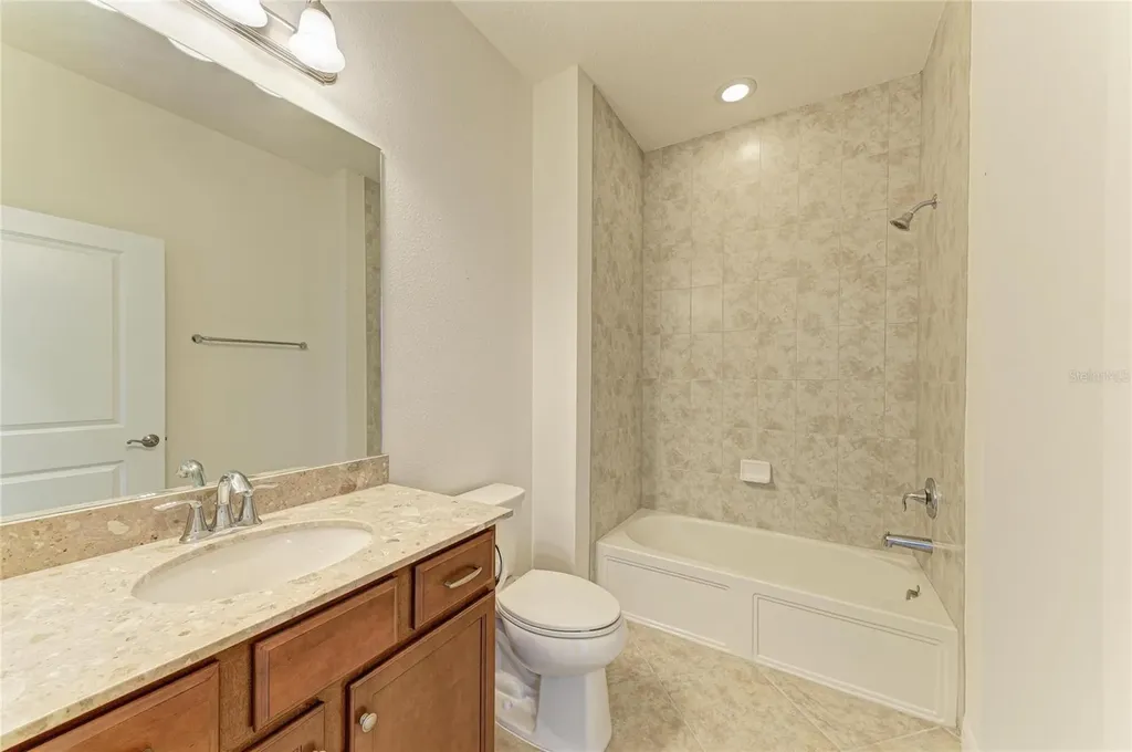 1246 Riverscape Street Bradenton FL 34208
