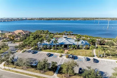 1246 Riverscape Street Bradenton FL 34208
