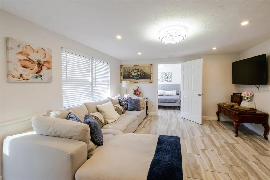 4925 Remington Drive Sarasota FL 34234