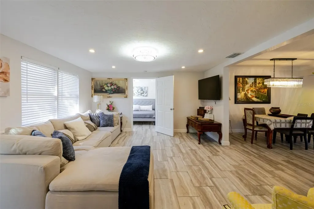 4925 Remington Drive Sarasota FL 34234