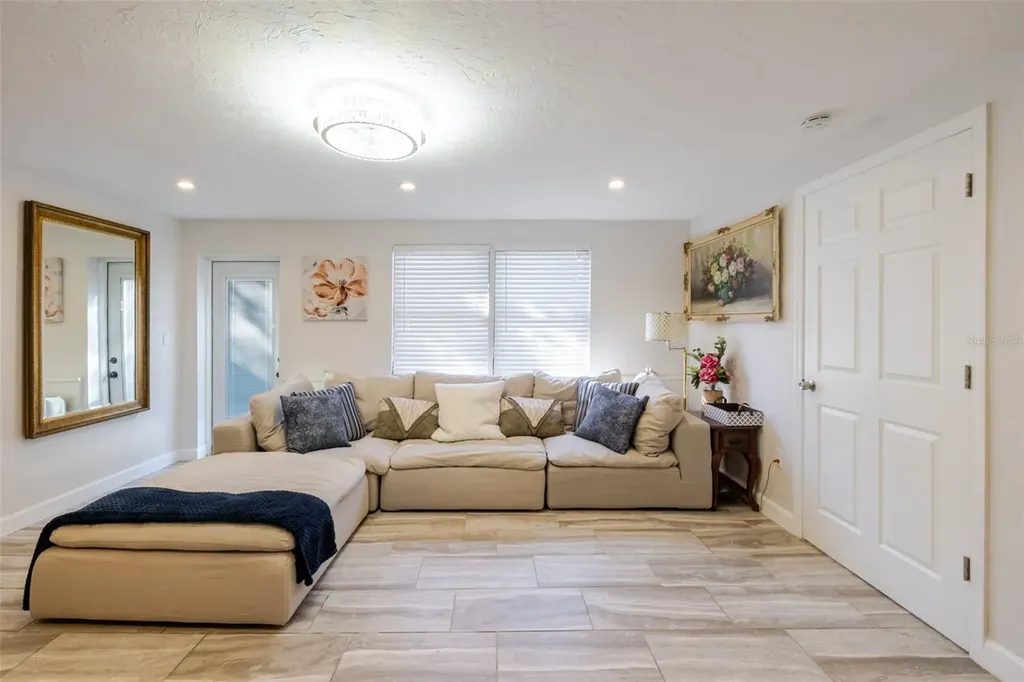 4925 Remington Drive Sarasota FL 34234