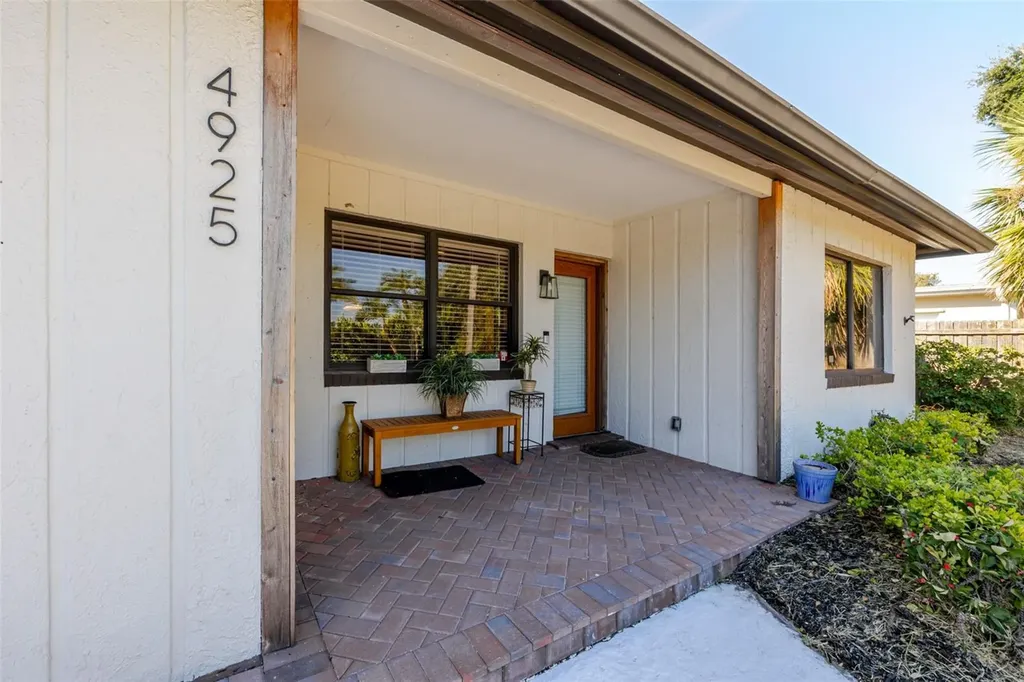4925 Remington Drive Sarasota FL 34234