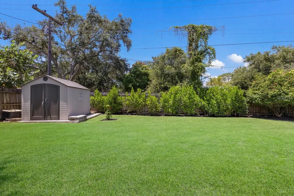 4925 Remington Drive Sarasota FL 34234